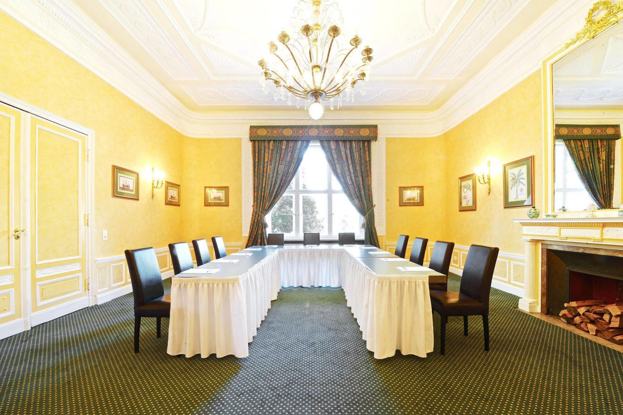 Schlosshotel Villa Westerberge Aschersleben Εξωτερικό φωτογραφία